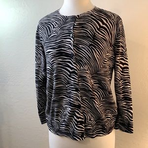 Ann Taylor Factory light weight zebra/tiger stripe Sweater. (L-XL)